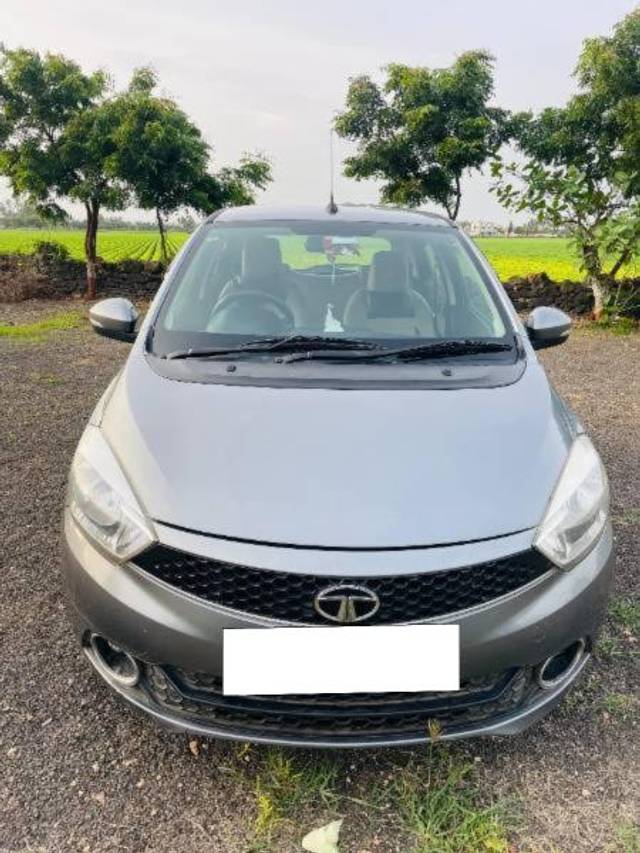 https://images10.gaadi.com/usedcar_image/4183202/original/processed_705dd062-90bf-4039-ab2e-5f06407dae32.jpg?imwidth=6402