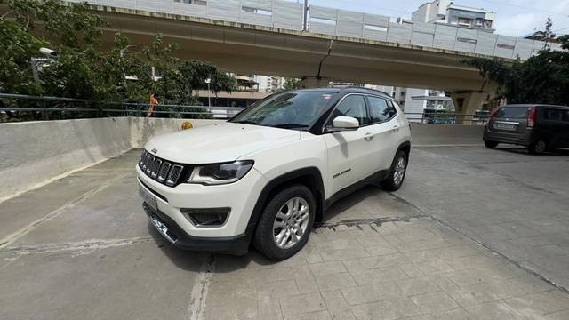 https://images10.gaadi.com/usedcar_image/4183204/original/processed_f1c6c8434938f36d1a3f2b998c52482d.jpg?imwidth=6400