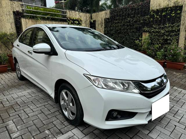 https://images10.gaadi.com/usedcar_image/4183215/original/processed_de151fa17388481fcde6119ba6f97efe.jpg?imwidth=6400