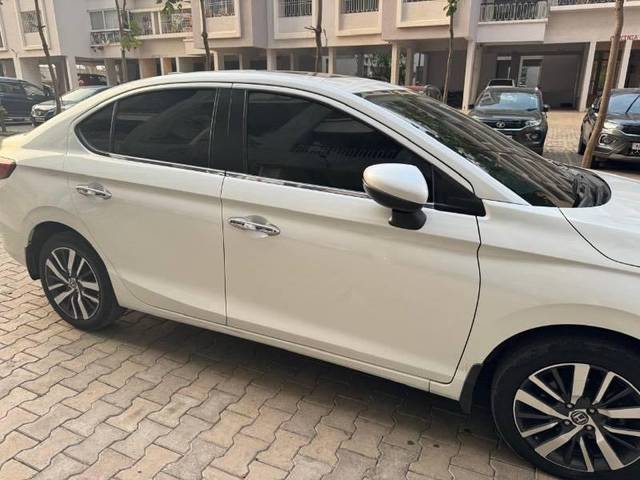 https://images10.gaadi.com/usedcar_image/4183310/original/processed_2cb4e2b4-98e3-4684-8e35-5f834f01233d.jpg?imwidth=6401