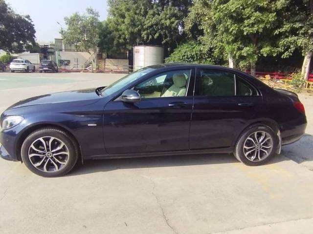 https://images10.gaadi.com/usedcar_image/4183320/original/bdc76a5096bc3b0edbfc64f87328aec1.jpeg?imwidth=6402