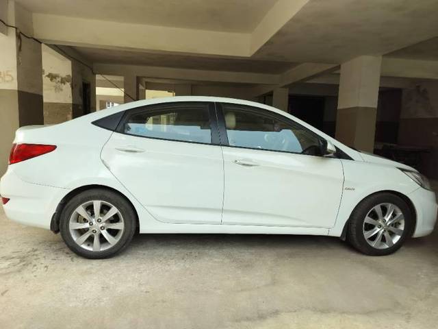 https://images10.gaadi.com/usedcar_image/4183355/original/processed_7527692c-ebb2-497f-bb8b-f357620c703c.jpg?imwidth=6401