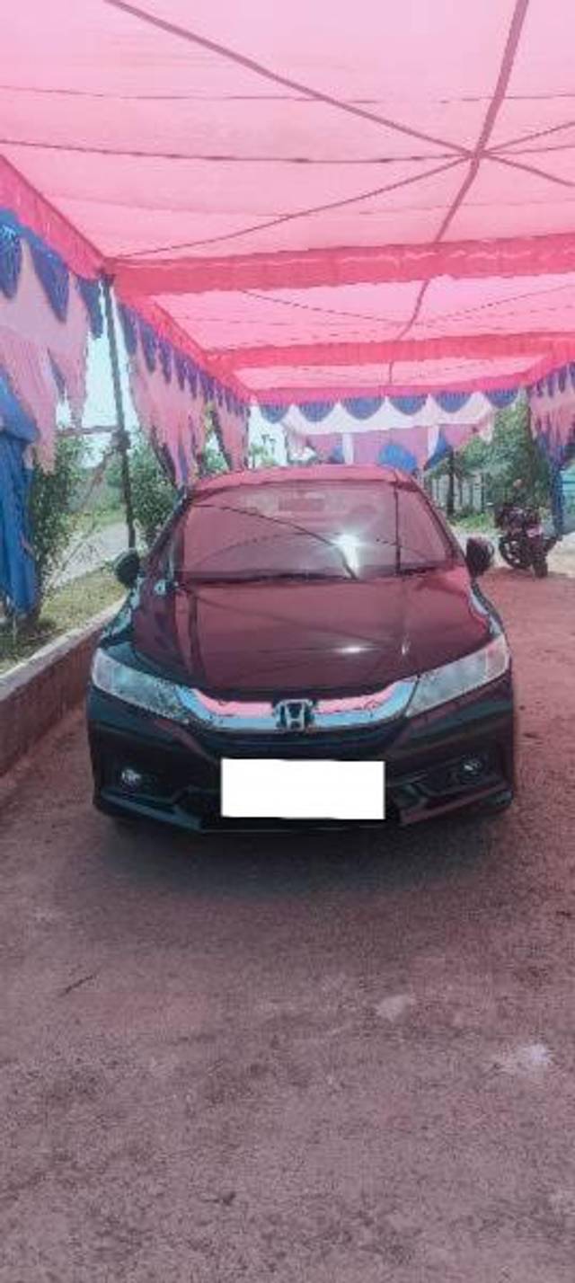 https://images10.gaadi.com/usedcar_image/4183376/original/processed_304c0158-a01b-48b5-a01e-3cad9d34e02f.jpg?imwidth=6402