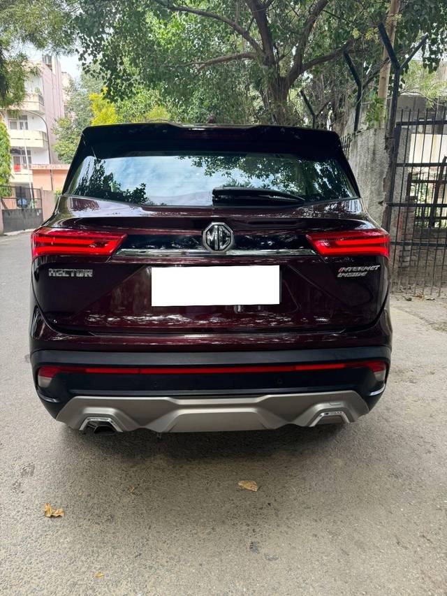 https://images10.gaadi.com/usedcar_image/4183451/original/processed_7d504eead66256f297530ee30b1646a5.jpeg?imwidth=6402