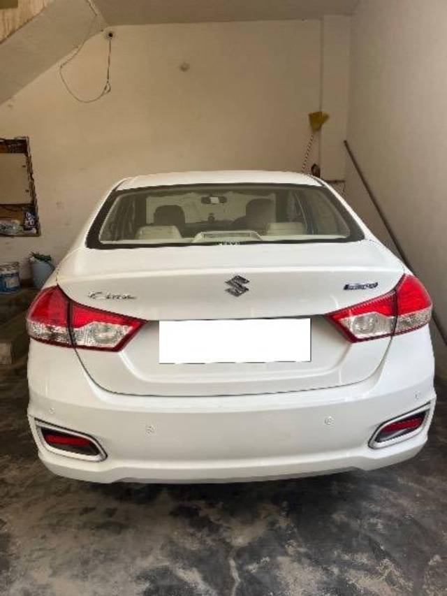 https://images10.gaadi.com/usedcar_image/4183469/original/processed_cccf8dc0-e39d-4054-b5df-a9c3e89624d4.jpg?imwidth=6400