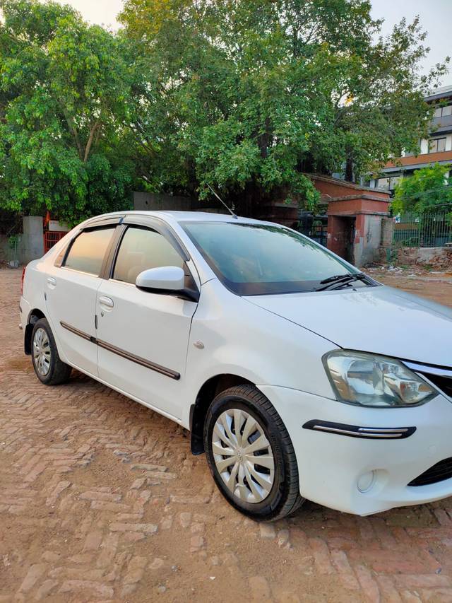 https://images10.gaadi.com/usedcar_image/4183504/original/c05e199681f874d9fb9f5f8b2ba4f0cd.jpg?imwidth=6401