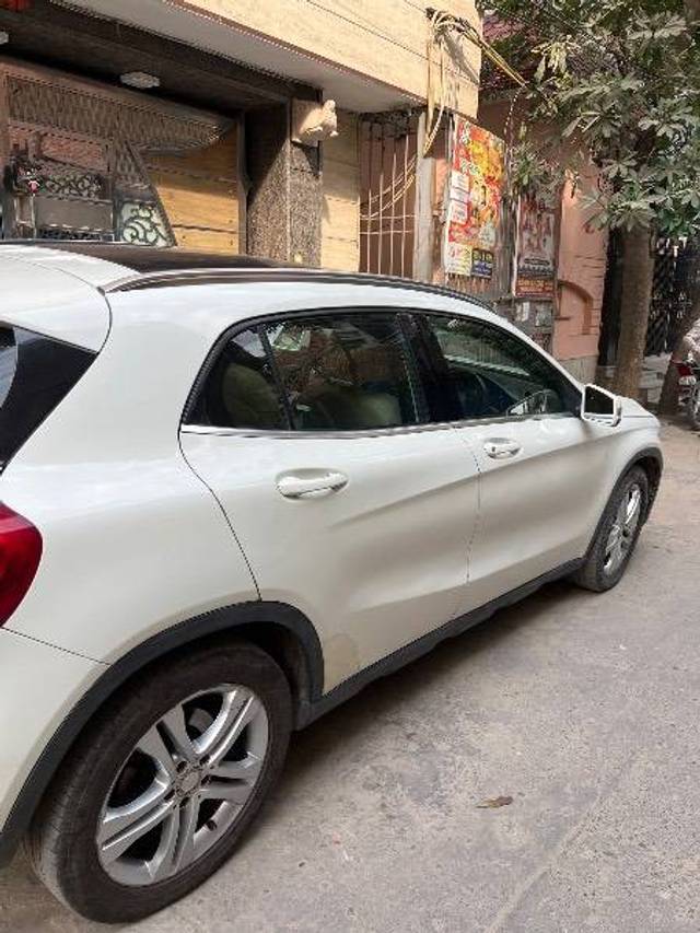 https://images10.gaadi.com/usedcar_image/4183540/original/073f102b9ace7db819a5cbaacdf1d3f4.jpg?imwidth=6402