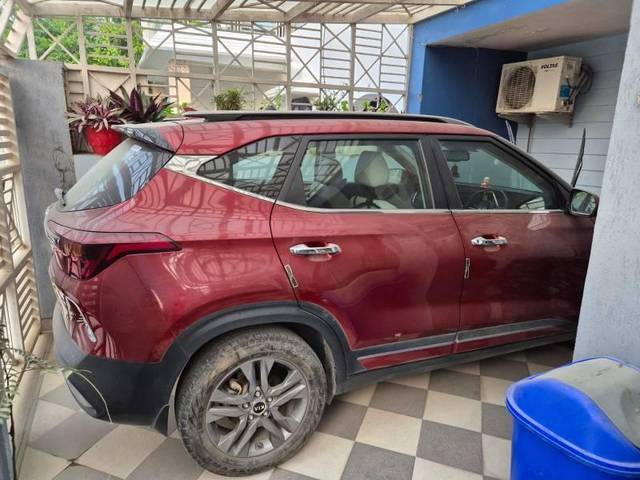 https://images10.gaadi.com/usedcar_image/4183552/original/processed_8f288800-7220-4f7e-86e6-9ba34590bf06.jpg?imwidth=6400