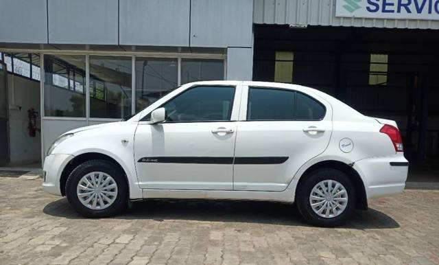 https://images10.gaadi.com/usedcar_image/4183624/original/processed_d5a15be2-61fb-43c7-8b6c-f5cc1d8db7ef.jpg?imwidth=6402