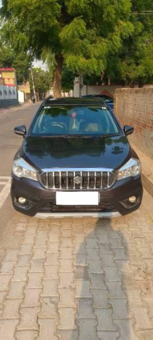 https://images10.gaadi.com/usedcar_image/4183631/original/processed_2dfd6c8d-8ccc-483b-a770-ccb32dad501d.jpg?imwidth=6402