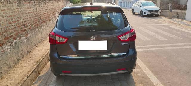 https://images10.gaadi.com/usedcar_image/4183631/original/processed_415844ea-7daa-4c69-a4cd-f1bba04b55a6.jpg?imwidth=6400