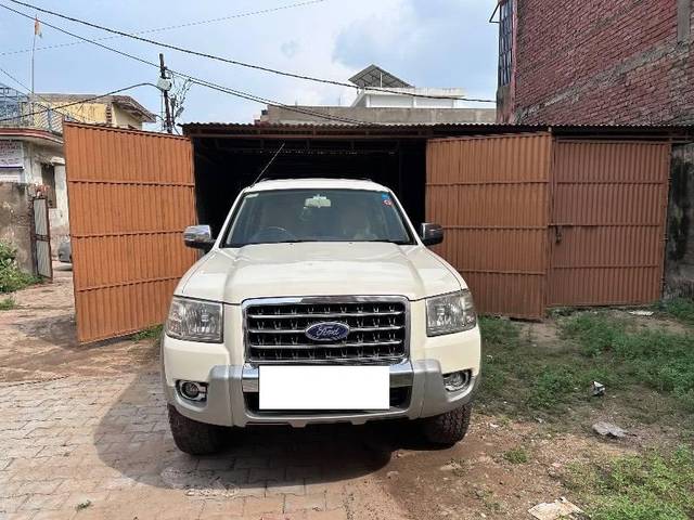 https://images10.gaadi.com/usedcar_image/4183770/original/processed_69f4533b-c26d-4f50-b5ff-90058a0684ce.jpg?imwidth=6400