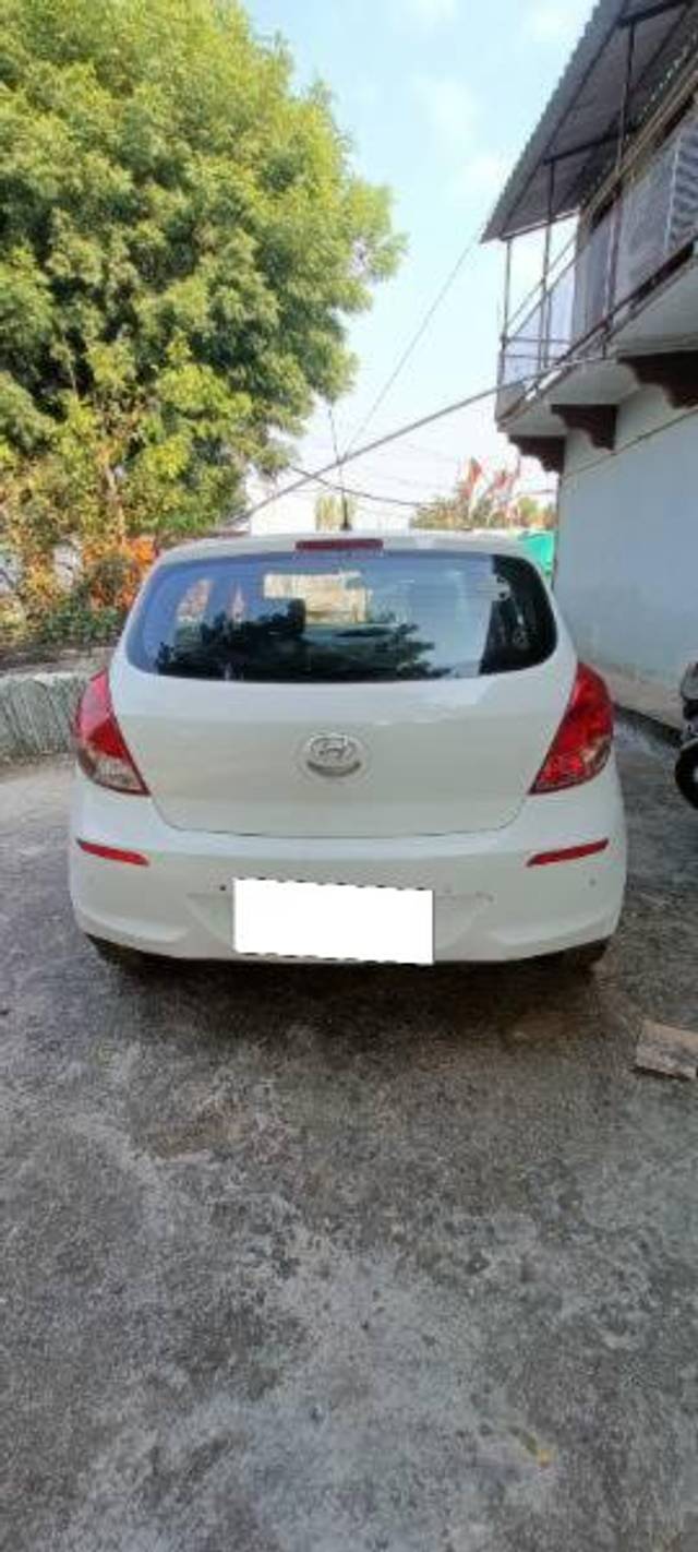 https://images10.gaadi.com/usedcar_image/4183867/original/processed_98f38ed3-1197-49fa-bfce-cc5daf87c4a5.jpg?imwidth=6401