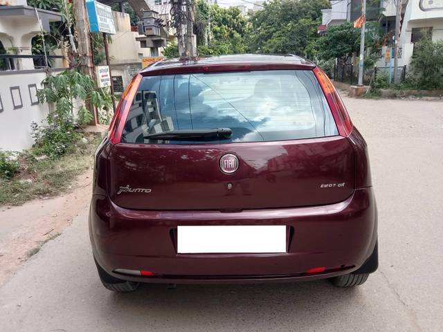 https://images10.gaadi.com/usedcar_image/4183924/original/processed_945462646dc42ace93798eee1bc560fa.jpg?imwidth=6402