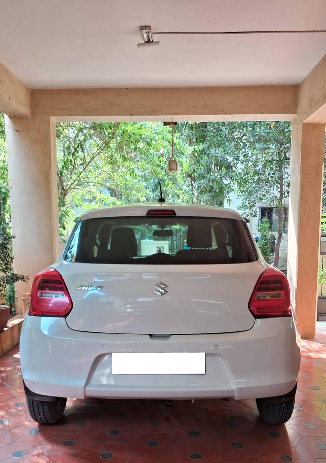 https://images10.gaadi.com/usedcar_image/4183993/original/processed_83abebb9fb902c4471273bd93189e403.jpg?imwidth=6402