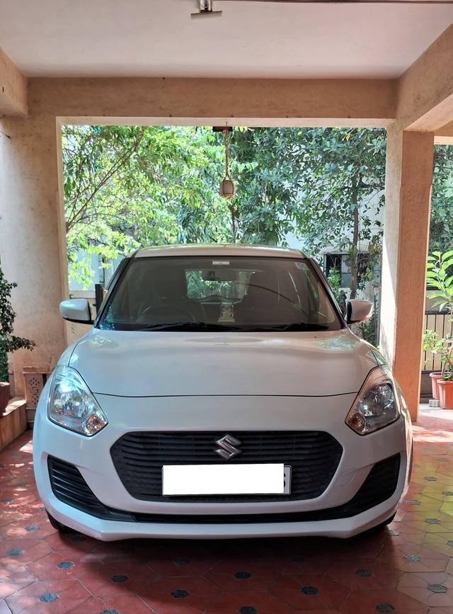 https://images10.gaadi.com/usedcar_image/4183993/original/processed_bd1b8f11a728f26c2e8a428ff572a101.jpg?imwidth=6400