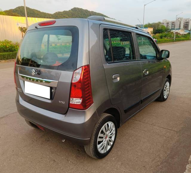 https://images10.gaadi.com/usedcar_image/4184015/original/processed_8eb132bf879ca8389586665c58c83691.jpg?imwidth=6402