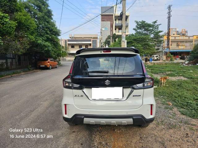 https://images10.gaadi.com/usedcar_image/4184059/original/processed_04eb36f0-fff6-41c6-acf9-0a5bdc217008.jpg?imwidth=6402