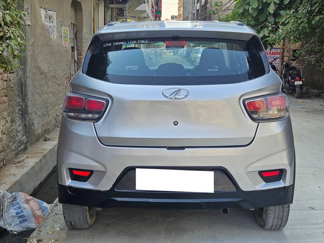 https://images10.gaadi.com/usedcar_image/4184211/original/processed_40deb0301e3344df976961d8eb679a21.jpg?imwidth=6402