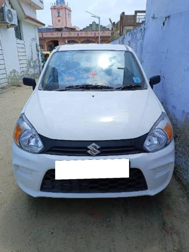 https://images10.gaadi.com/usedcar_image/4184280/original/processed_158d8715-02c9-4c78-94c2-f34a51f71567.jpg?imwidth=6402