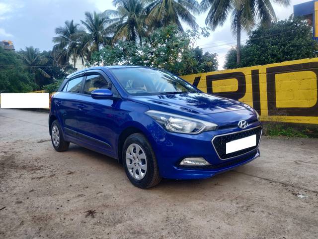 https://images10.gaadi.com/usedcar_image/4184316/original/processed_b6c4e6109aaeb1dba3448b4ec0d6dcc6.jpg?imwidth=6400