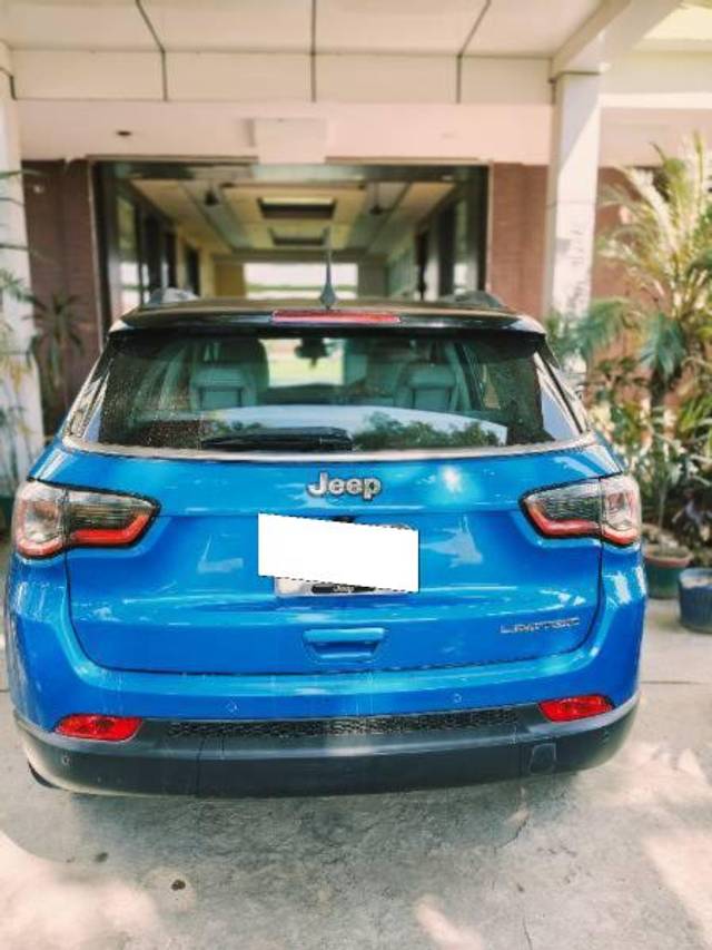 https://images10.gaadi.com/usedcar_image/4184350/original/processed_19c6c1b0-ad63-4966-8c5d-bd9fa2591773.jpg?imwidth=6402