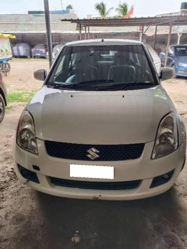 https://images10.gaadi.com/usedcar_image/4184435/original/processed_8e776ca9-c351-408e-a09b-26112a89f9d3.jpg?imwidth=6401