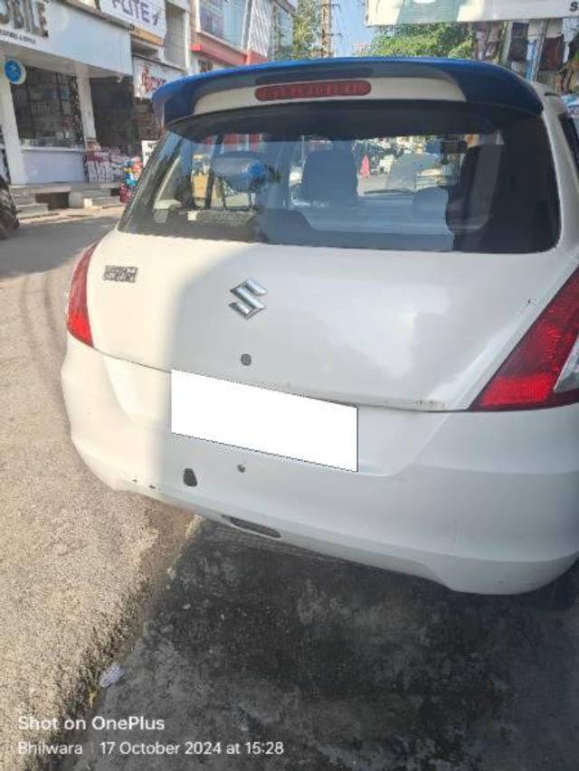 https://images10.gaadi.com/usedcar_image/4184446/original/processed_6e2f61fa-2cba-4103-948c-cbb909f85ab6.jpg?imwidth=6400