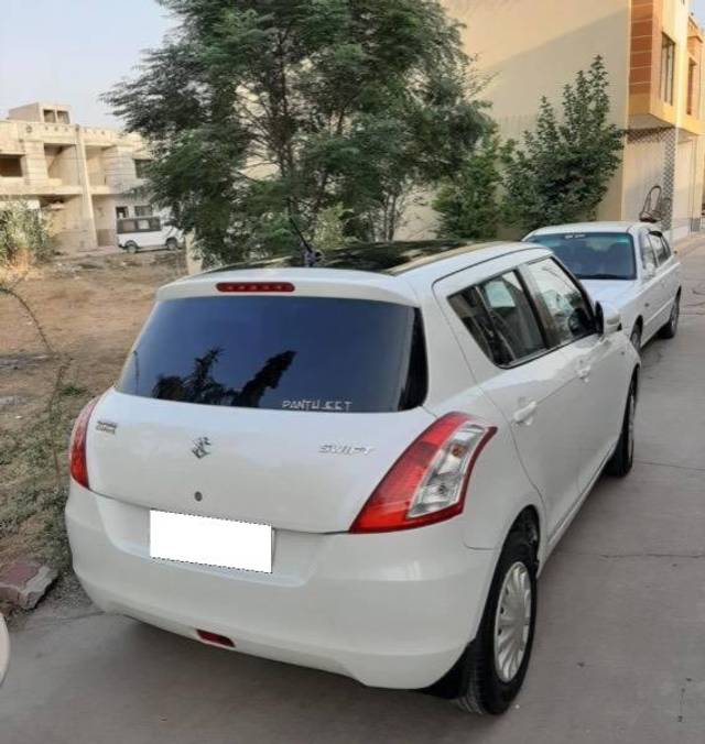 https://images10.gaadi.com/usedcar_image/4184496/original/processed_2358131d-a91e-4c76-9cbd-84f37897b900.jpeg?imwidth=6400