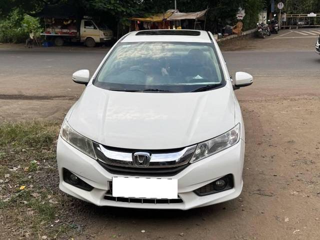 https://images10.gaadi.com/usedcar_image/4184514/original/processed_994d2bce-7532-408e-932f-3eb22c489a09.jpg?imwidth=6400