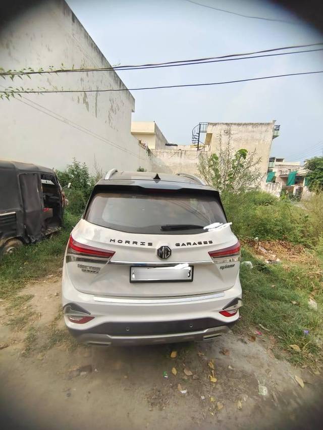 https://images10.gaadi.com/usedcar_image/4184538/original/processed_10d73c38-9357-41c9-b398-a1aa3c9f92cd.jpg?imwidth=6400