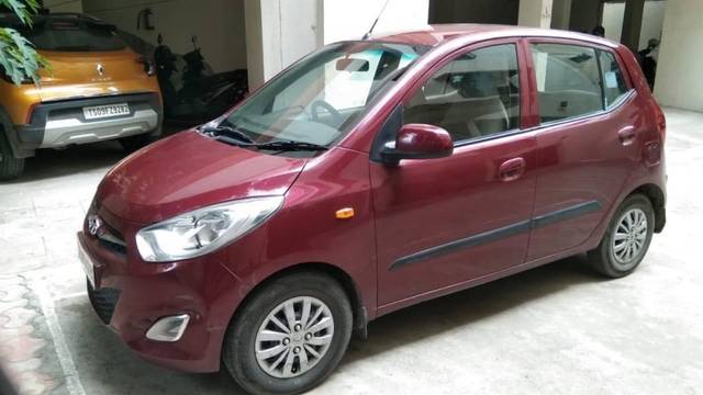 https://images10.gaadi.com/usedcar_image/4184556/original/processed_24fb522c-9293-45c3-8b55-0db30e9585cb.jpg?imwidth=6402