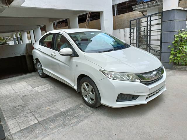 https://images10.gaadi.com/usedcar_image/4184653/original/d4aa05f0faa1fc5e8524c7fecf3ee976.jpg?imwidth=6400