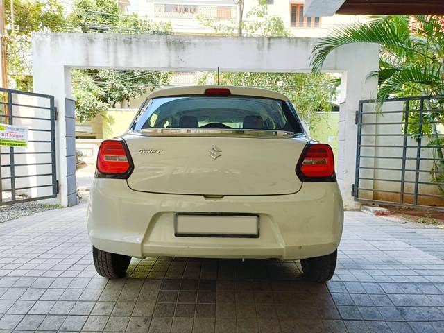 https://images10.gaadi.com/usedcar_image/4184666/original/processed_d9b8d30403b8226e9fc5e720602793a8.jpg?imwidth=6401