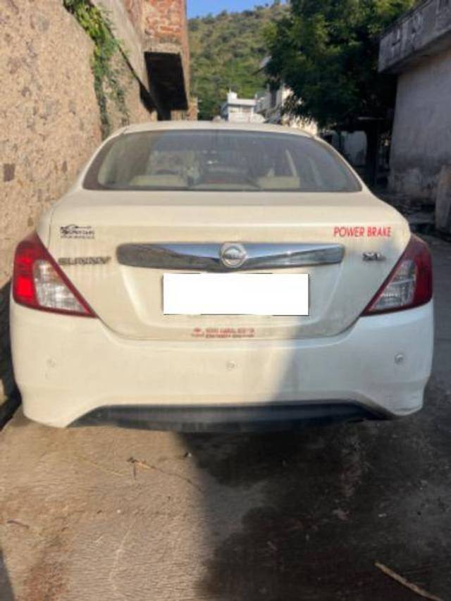 https://images10.gaadi.com/usedcar_image/4184675/original/fc8e9cf63a05fdf53bf37d2d237941c0.jpg?imwidth=6401