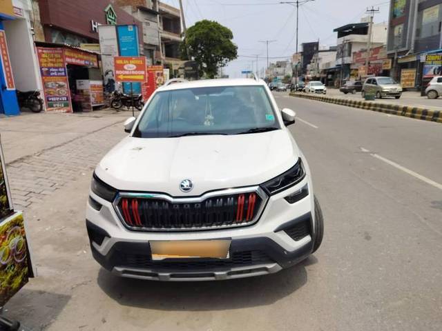 https://images10.gaadi.com/usedcar_image/4184679/original/processed_54b19126-e4bb-49b2-9da0-85e8bdf7ce1c.jpg?imwidth=6400