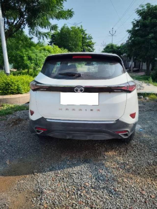 https://images10.gaadi.com/usedcar_image/4184970/original/processed_ed7545b3-475c-4fb0-9f59-58e7f89b05f2.jpg?imwidth=6402