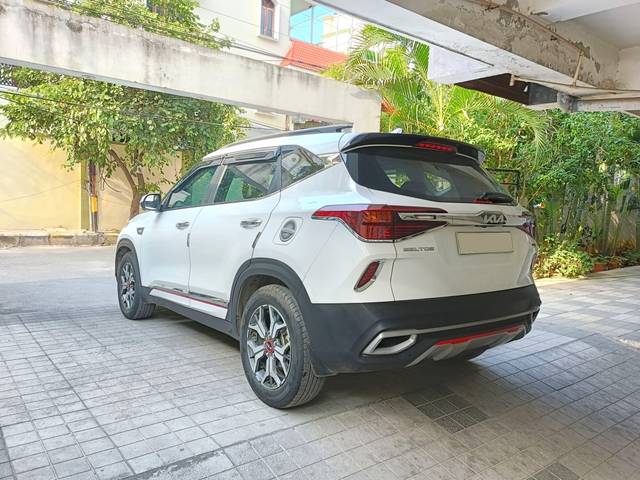 https://images10.gaadi.com/usedcar_image/4185136/original/processed_69f0d637950335142247a8c3b823b1da.jpg?imwidth=6402