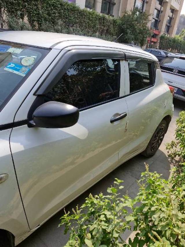 https://images10.gaadi.com/usedcar_image/4185248/original/4b09bdeb5cd191dcf6979f938cea161e.jpg?imwidth=6401