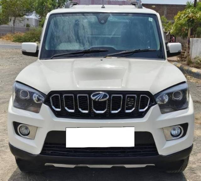 https://images10.gaadi.com/usedcar_image/4185295/original/processed_82dbe188-9b13-4e17-bf5b-b2dcd417dbea.jpg?imwidth=6400