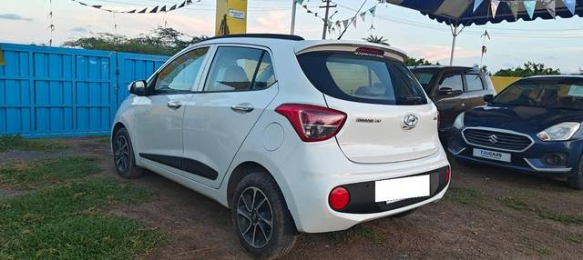 https://images10.gaadi.com/usedcar_image/4185349/original/processed_86b86b6bd0ea1b73a3f0ed07586c2990.jpg?imwidth=6402