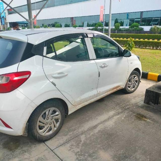 https://images10.gaadi.com/usedcar_image/4185365/original/processed_b552e0a3-85b6-4b43-b720-7b247e7b8e87.jpg?imwidth=6400