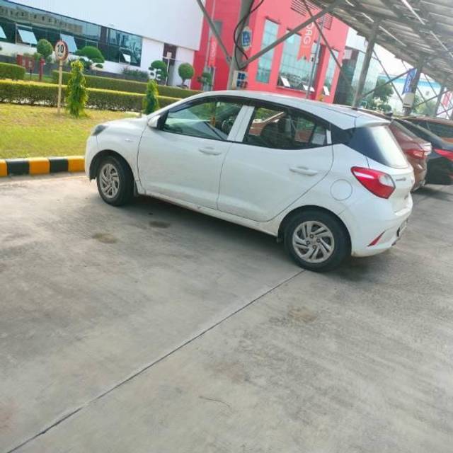 https://images10.gaadi.com/usedcar_image/4185366/original/processed_06cf5479-ef23-462c-b50e-b73b5ad7e69c.jpg?imwidth=6400