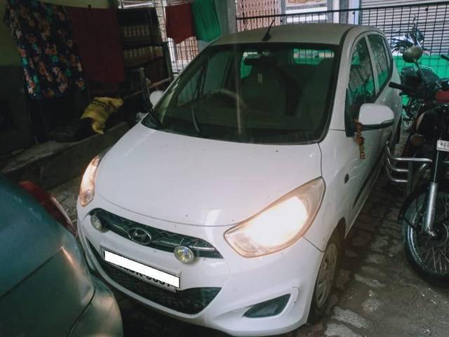 https://images10.gaadi.com/usedcar_image/4185477/original/processed_22daac42-8442-451a-877e-28d8b2002abe.jpg?imwidth=6400