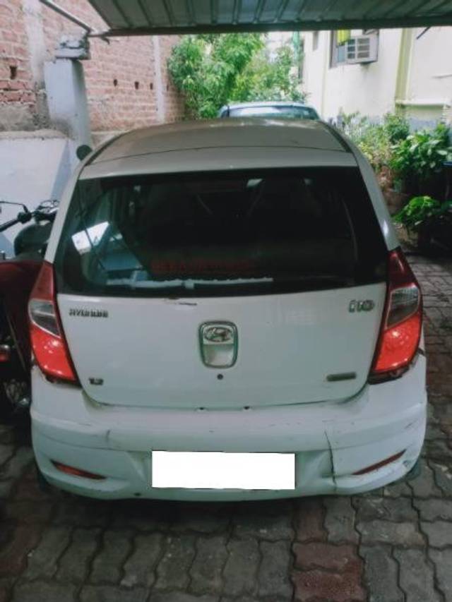 https://images10.gaadi.com/usedcar_image/4185477/original/processed_99265ce1-e8ff-4396-8b14-4b8dc9f49459.jpg?imwidth=6402