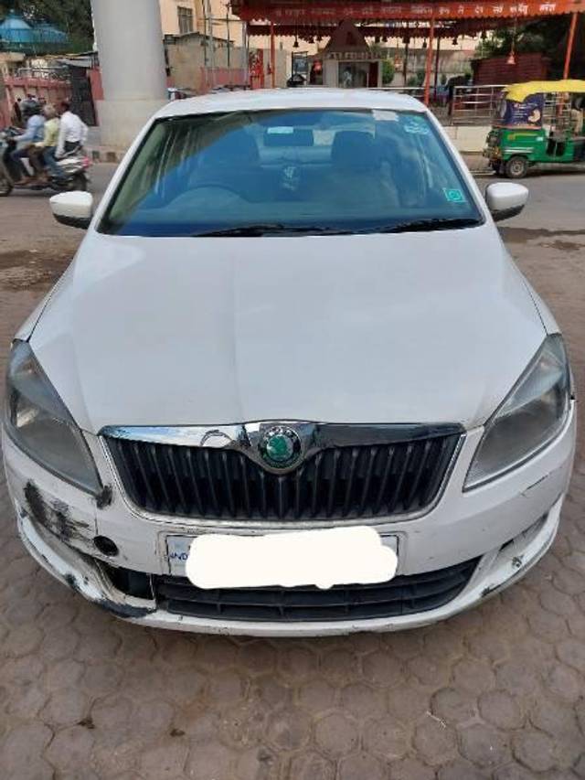 https://images10.gaadi.com/usedcar_image/4185484/original/processed_4df174fd-5763-4140-b038-07f95d8b161a.jpg?imwidth=6400