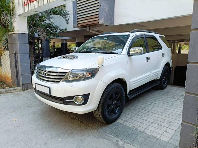 https://images10.gaadi.com/usedcar_image/4185559/original/processed_a9eecd133337c0b5cc4ff44bc6af6096.jpg?imwidth=6402