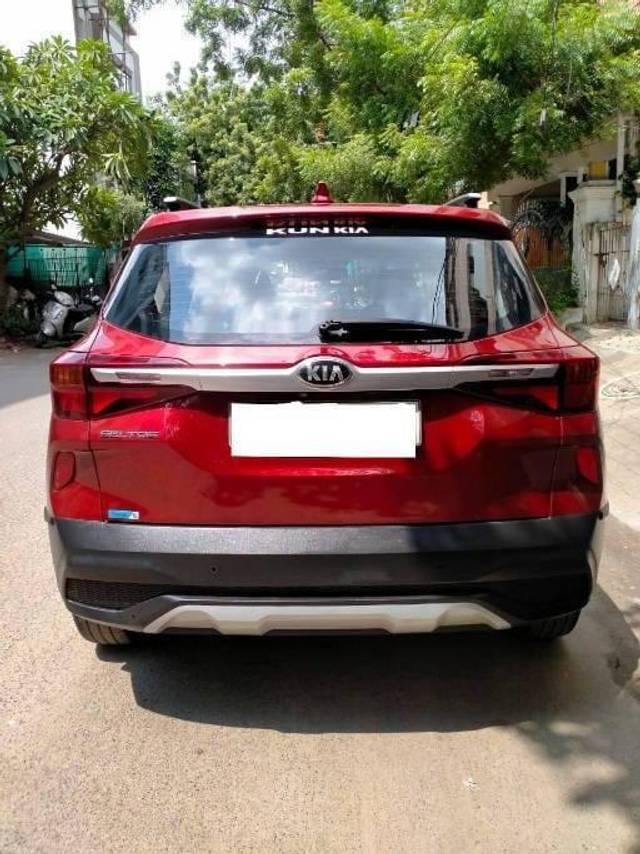 https://images10.gaadi.com/usedcar_image/4185564/original/processed_31608ded47336ce375b02c201747832b.jpg?imwidth=6401