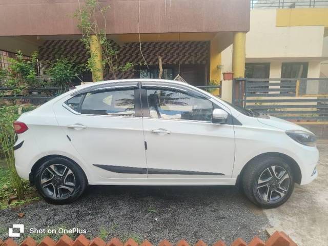 https://images10.gaadi.com/usedcar_image/4185589/original/processed_0c22b4b7-29ae-4bf6-8d77-102bcc758a91.jpg?imwidth=6400