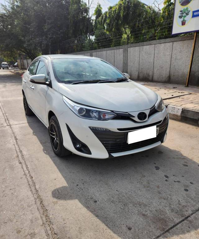 https://images10.gaadi.com/usedcar_image/4185616/original/processed_8678de83ebe7d1ca8539a83fe5aa22bd.jpg?imwidth=6400